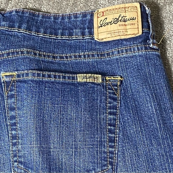 Levi's Signature Jeans Women's 12M Blue Bootcut Low Rise Stretch Western Denim - Picture 9 of 15